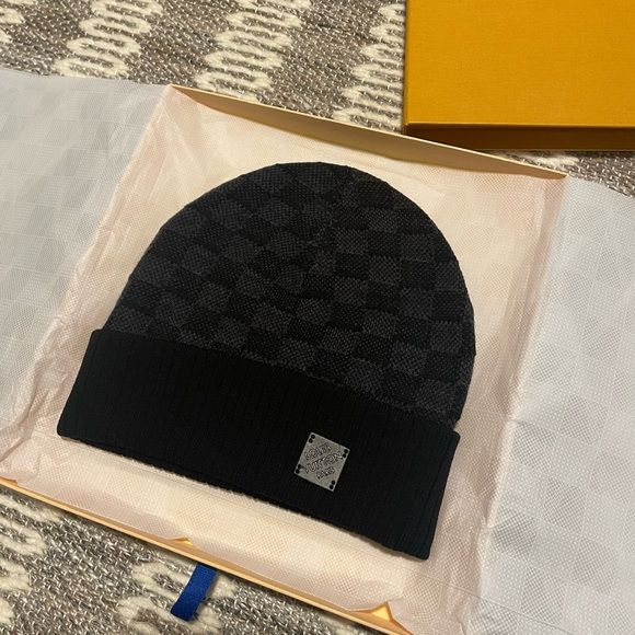 Bonnet Lou!s Vu!tton Métaliquee Noir